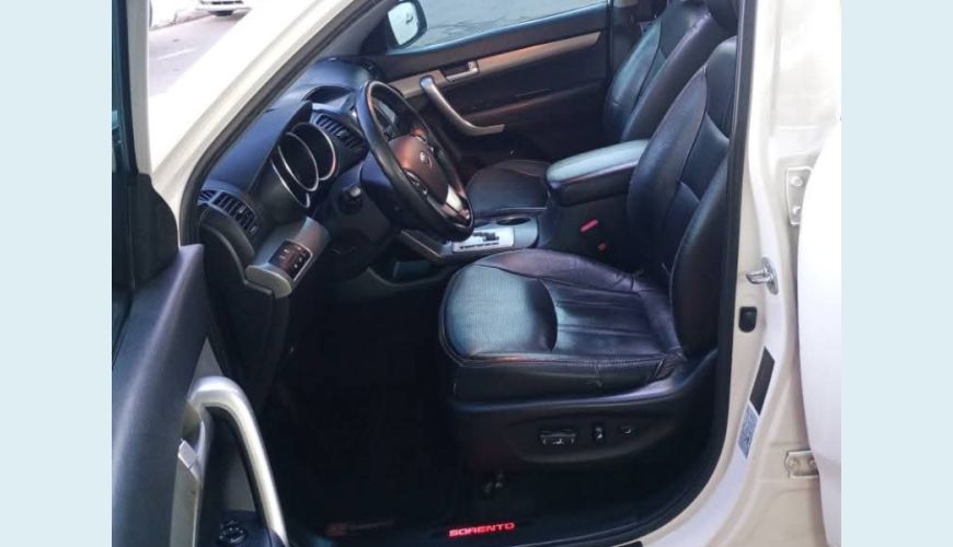 KIA SORENTO 3.5 V6 24V 4X4 AUT. - BRANCO - 2012 Foto 9 (Grande)