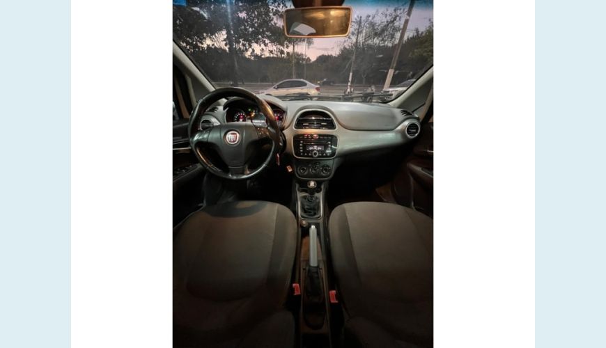 FIAT PUNTO - BRANCO - 2014 Foto 9 (Grande)