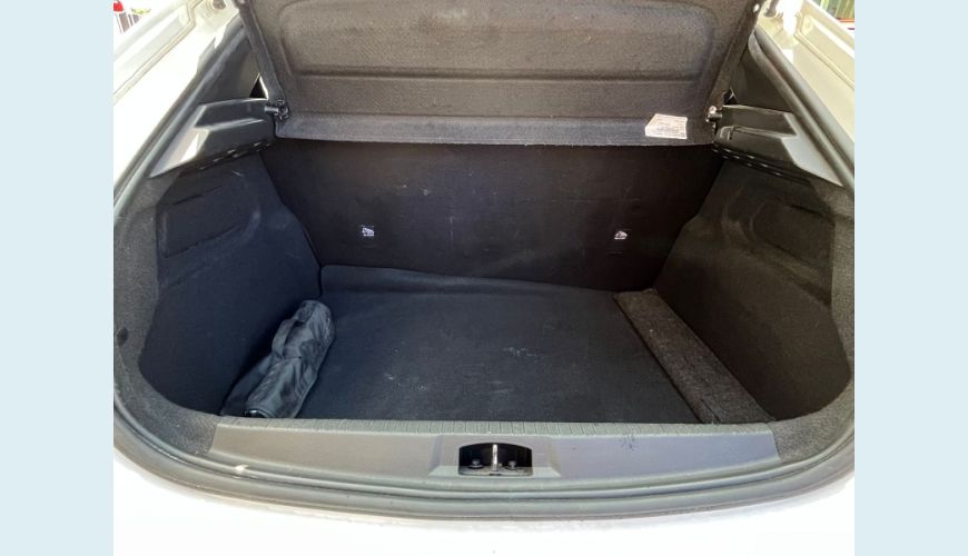 PEUGEOT 208 LIKE 1.0 FLEX 6V 5P MEC. - BRANCO - 2023 Foto 9 (Grande)