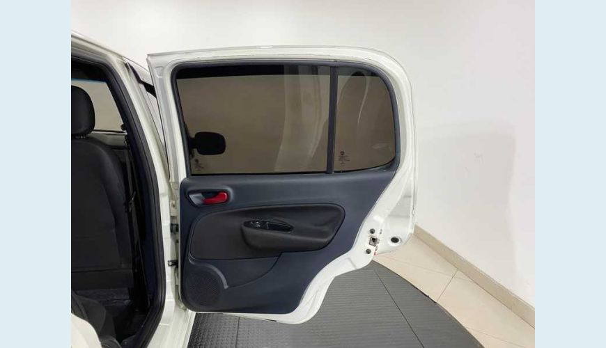 FIAT UNO SPORTING 1.4 8V FLEX 4P - BRANCO - 2015 Foto 9 (Grande)