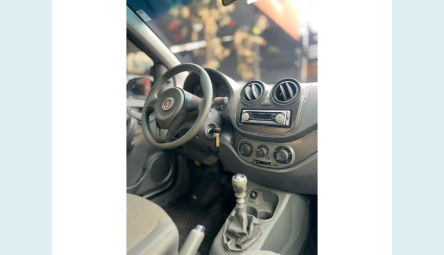 FIAT PALIO - PRATA - 2013 Foto 9 (Grande)