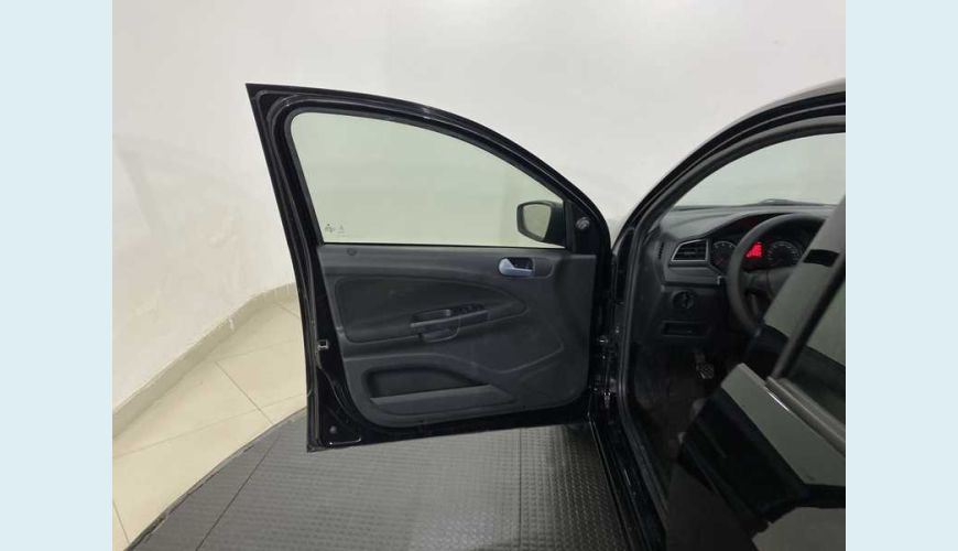 VOLKSWAGEN GOL 1.6 MSI FLEX - PRETO - 2019 Foto 9 (Grande)