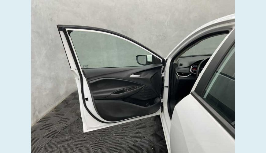 CHEVROLET ONIX PLUS LT 1.0 - BRANCO - 2023 Foto 9 (Grande)
