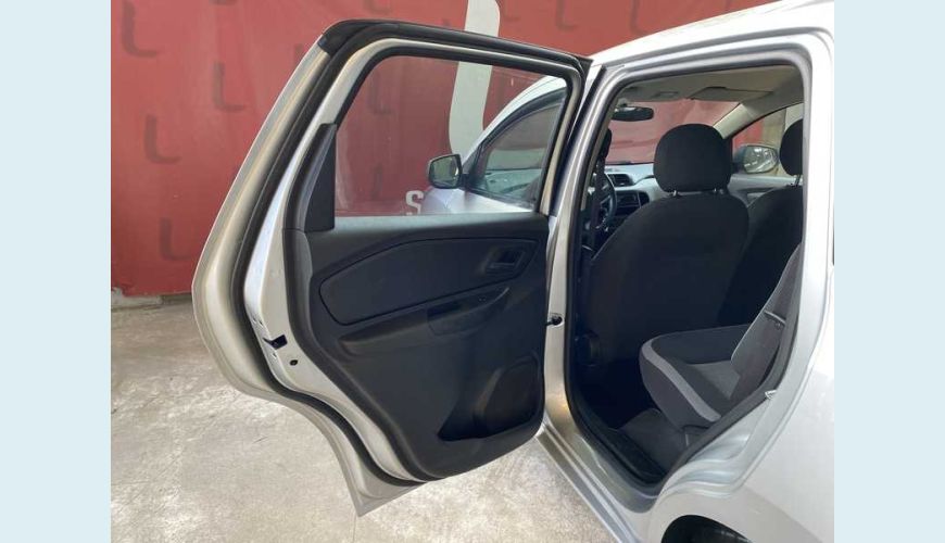 CHEVROLET SPIN LS 5S 1.8 FLEX - PRATA - 2018 Foto 9 (Grande)