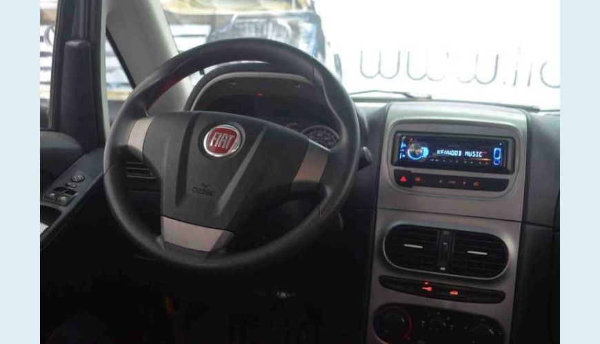 FIAT IDEA ESSENCE 1.6 16V E.TORQ FLEX - PRATA - 2014 Foto 9 (Grande)