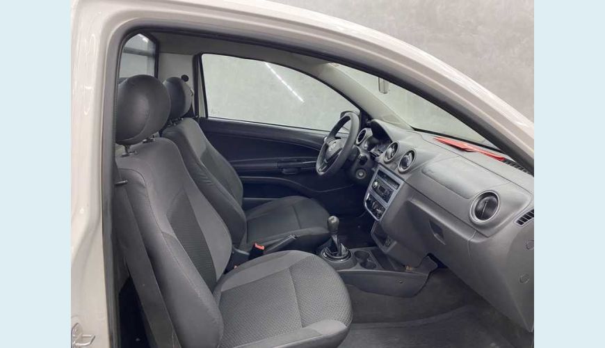 VOLKSWAGEN SAVEIRO ROBUST 1.6 MSI CS FLEX - BRANCO - 2018 Foto 9 (Grande)