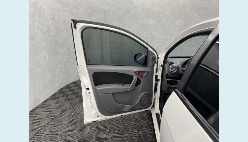 FIAT PALIO SPORTING 1.6 16V FLEX - BRANCO - 2016 Foto 9 (Grande)