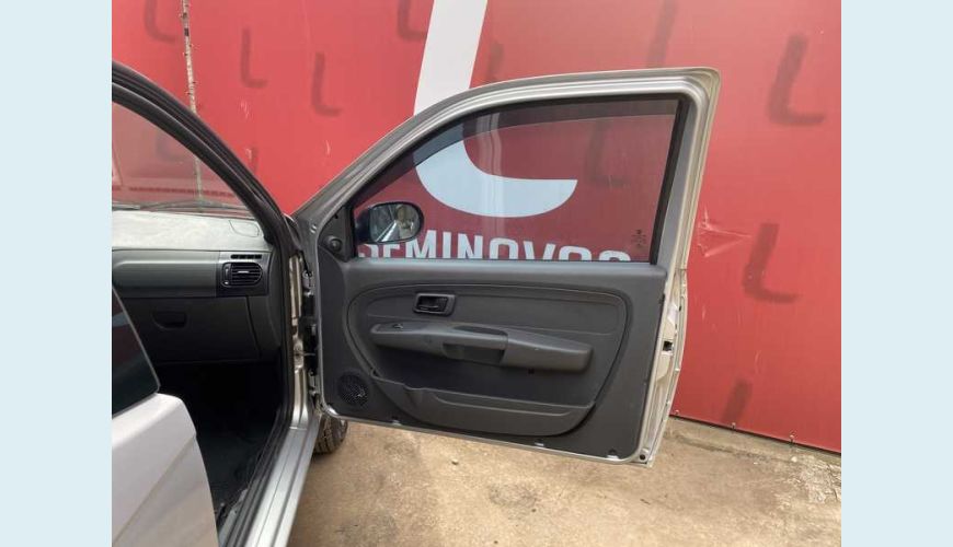 FIAT STRADA HARD WORKING 1.4 FLEX (CABINE ESTENDIDA) - PRATA - 2018 Foto 9 (Grande)