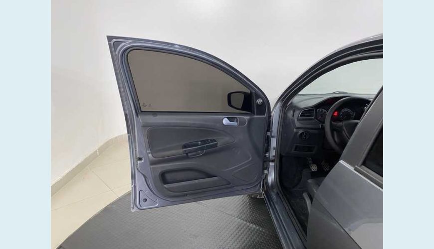 VOLKSWAGEN GOL 1.6 MSI FLEX - CINZA - 2019 Foto 9 (Grande)