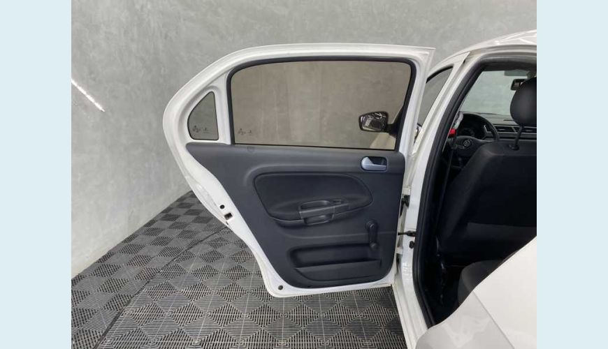 VOLKSWAGEN VOYAGE 1.6 TRENDLINE FLEX - BRANCO - 2018 Foto 9 (Grande)