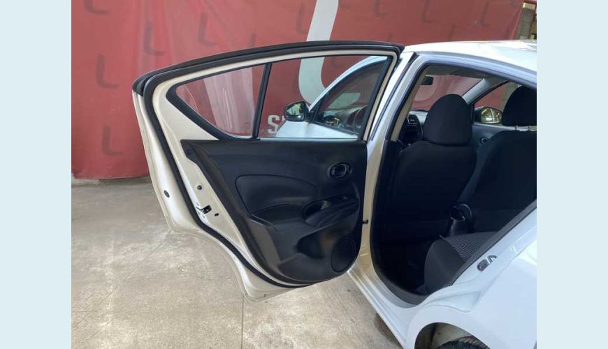 NISSAN VERSA 1.0 12V V-DRIVE FLEX - BRANCO - 2021 Foto 9 (Grande)