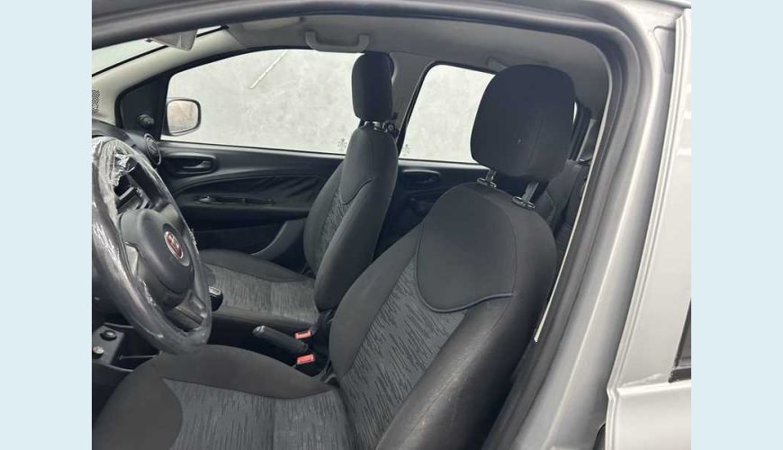 FIAT UNO ATTRACTIVE 1.0 8V FLEX 4P - PRATA - 2020 Foto 9 (Grande)