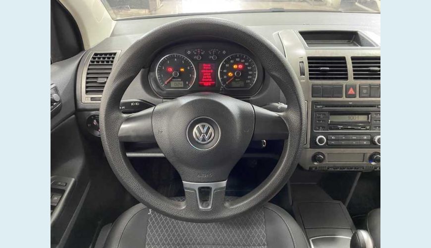 VOLKSWAGEN POLO SEDAN COMFORTLINE 1.6 8V I-MOTION FLEX AUT. - PRATA - 2012 Foto 9 (Grande)