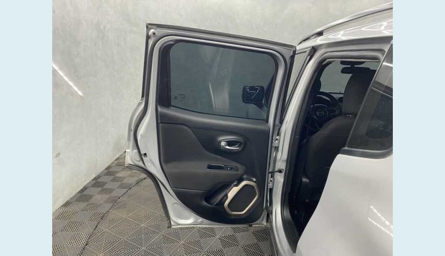 JEEP RENEGADE SPORT 1.8 4X2 AUT. FLEX - PRATA - 2017 Foto 9 (Grande)