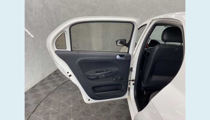 VOLKSWAGEN VOYAGE 1.6 TRENDLINE FLEX - BRANCO - 2018 Foto 9 (Grande)