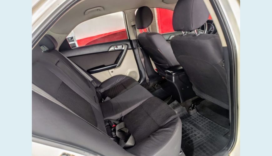 KIA CERATO - BRANCO - 2011 Foto 9 (Grande)