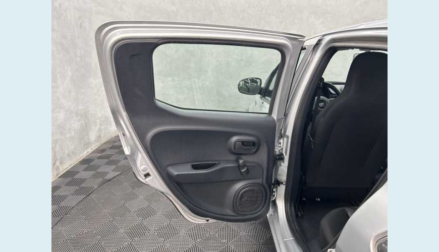 FIAT MOBI LIKE 1.0 FLEX - PRATA - 2021 Foto 9 (Grande)