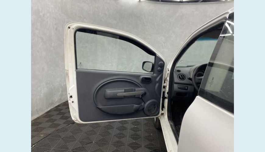 FIAT UNO VIVACE 1.0 8V FLEX 2P - BRANCO - 2015 Foto 9 (Grande)
