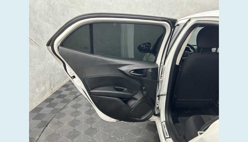 FIAT ARGO 1.0 FLEX - BRANCO - 2023 Foto 9 (Grande)