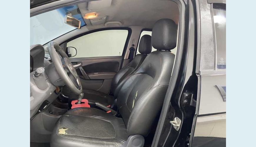 FIAT GRAND SIENA ESSENCE 1.6 16V FLEX - PRETO - 2014 Foto 9 (Grande)