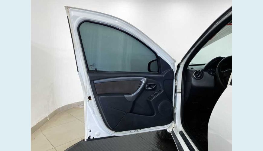 RENAULT DUSTER 2.0 16V DYNAMIQUE AUT. FLEX - BRANCO - 2015 Foto 9 (Grande)