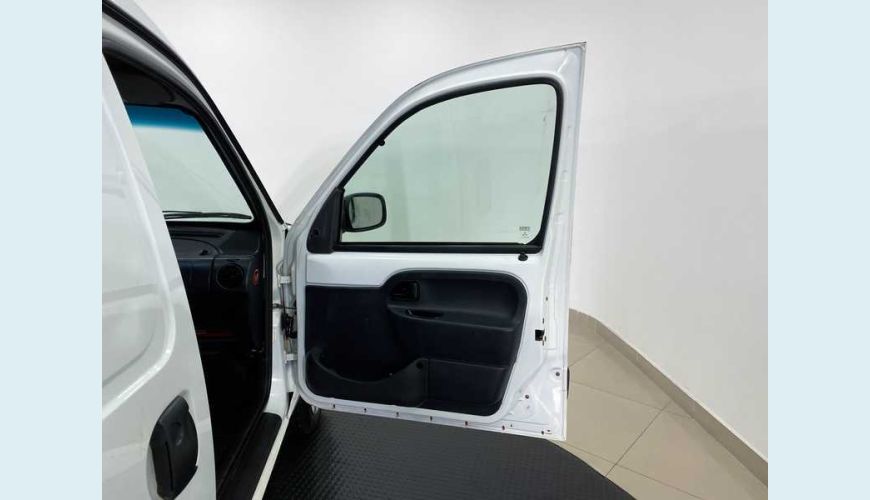 RENAULT KANGOO EXPRESS 1.6 16V COM PORTA LATERAL FLEX - BRANCO - 2018 Foto 9 (Grande)