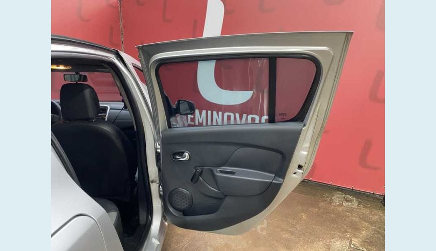 RENAULT SANDERO AUTHENTIQUE 1.0 12V SCE FLEX - PRATA - 2019 Foto 9 (Grande)