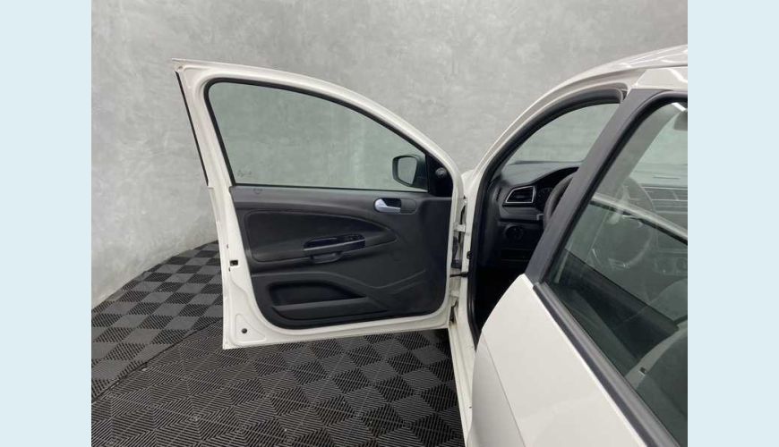 VOLKSWAGEN GOL 1.0 12V FLEX - BRANCO - 2019 Foto 9 (Grande)