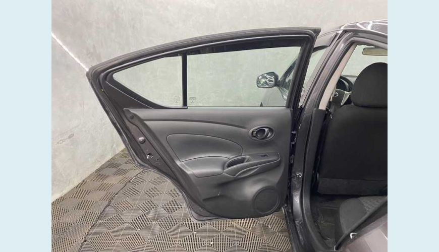 NISSAN VERSA 1.0 12V V-DRIVE FLEX - CINZA - 2021 Foto 9 (Grande)