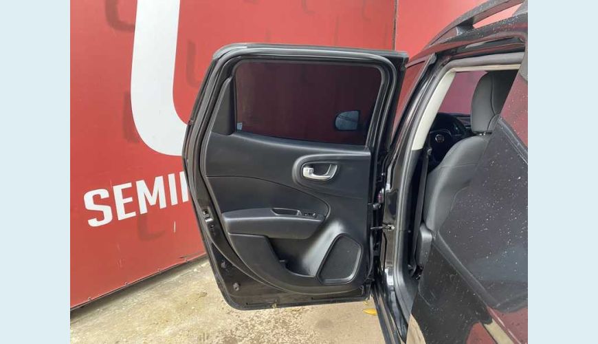 FIAT TORO ENDURANCE 1.8 AT6 FLEX AUT. - PRETO - 2021 Foto 9 (Grande)