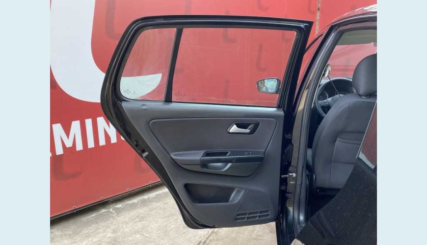 VOLKSWAGEN FOX 1.0 TEC FLEX 4P - PRETO - 2014 Foto 9 (Grande)