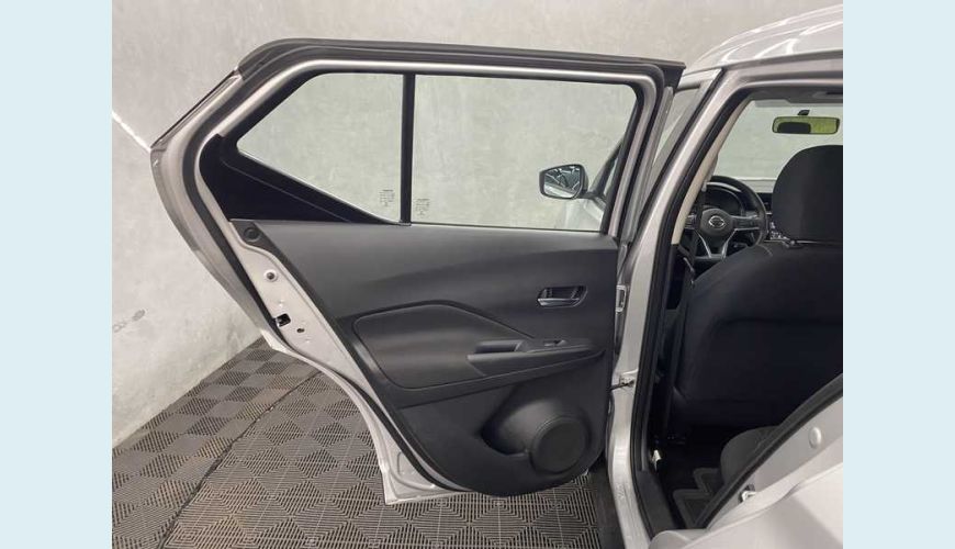 NISSAN KICKS SENSE 1.6 FLEX AUT. - PRATA - 2022 Foto 9 (Grande)