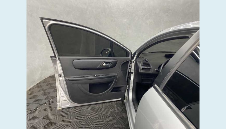 CITROËN C4 GLX 2.0 FLEX - PRATA - 2010 Foto 9 (Grande)