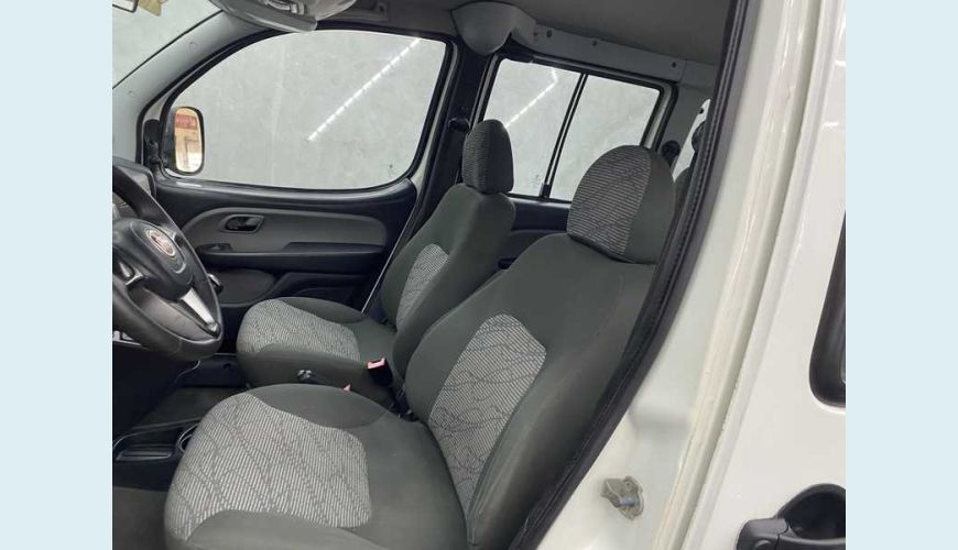 FIAT DOBLO ESSENCE 1.8 16V FLEX - BRANCO - 2020 Foto 9 (Grande)