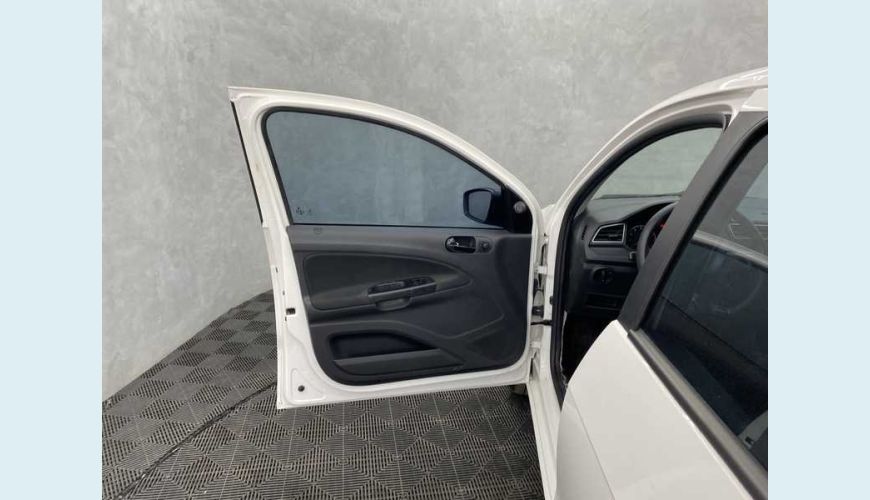 VOLKSWAGEN GOL 1.6 FLEX - BRANCO - 2021 Foto 9 (Grande)