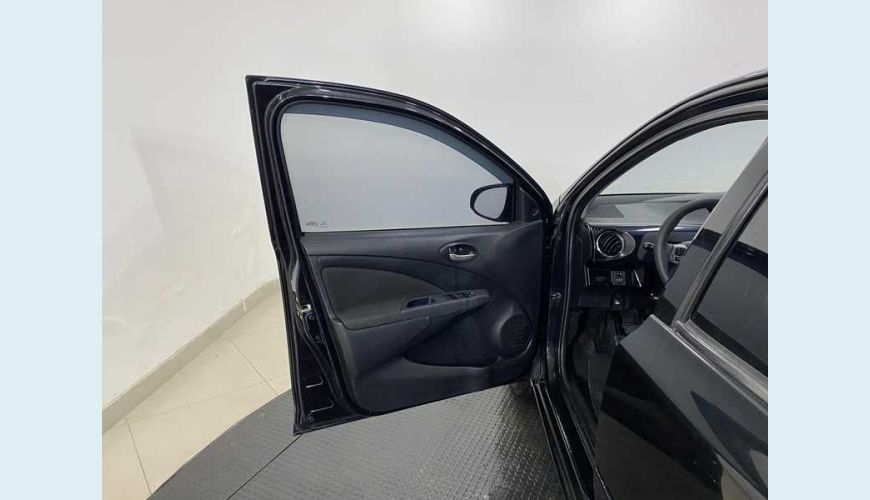 TOYOTA ETIOS SEDAN XLS 1.5 FLEX - PRETO - 2014 Foto 9 (Grande)