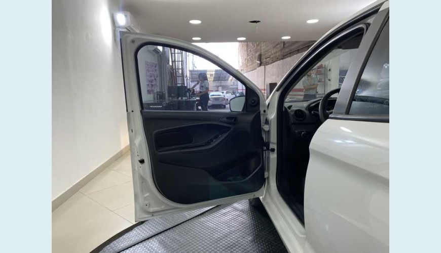 FORD KA SEDAN SE 1.5 12V FLEX - BRANCO - 2019 Foto 9 (Grande)