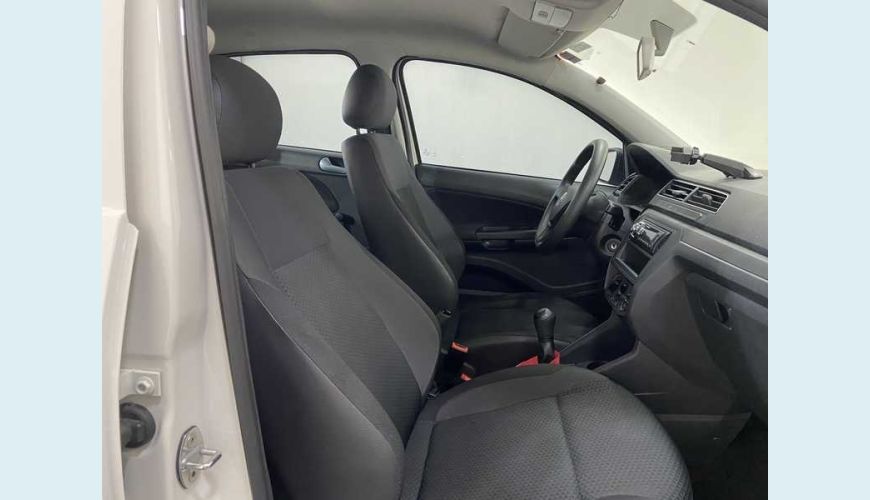 VOLKSWAGEN VOYAGE 1.6 TRENDLINE FLEX - BRANCO - 2018 Foto 9 (Grande)