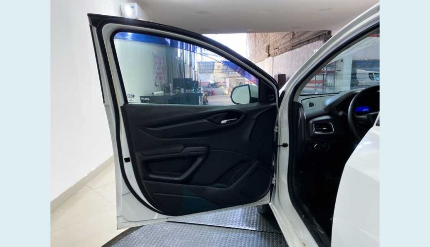 CHEVROLET ONIX 1.4 LT SPE/4 - BRANCO - 2014 Foto 9 (Grande)