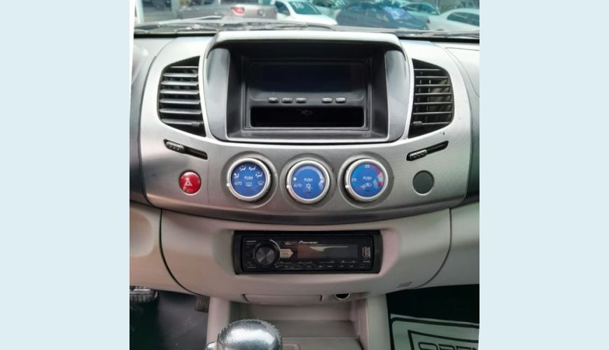 MITSUBISHI L200 3.2 HPE 4X4 CD 16V TURBO INTERCOOLER DIESEL 4P AUT. - PRATA - 2009 Foto 9 (Grande)