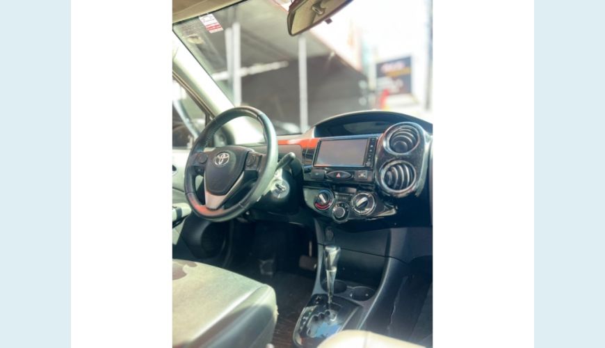 TOYOTA ETIOS - BRANCO - 2018 Foto 9 (Grande)