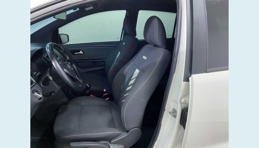 VOLKSWAGEN FOX 1.0 MPI COMFORTLINE FLEX - BRANCO - 2017 Foto 9 (Grande)