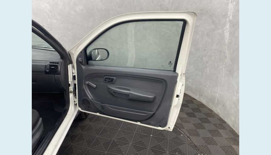 FIAT STRADA HARD WORKING 1.4 FLEX CS - BRANCO - 2018 Foto 9 (Grande)