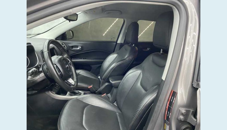 JEEP COMPASS 2.0 LONGITUDE 4X2 AUT. FLEX - CINZA - 2019 Foto 9 (Grande)