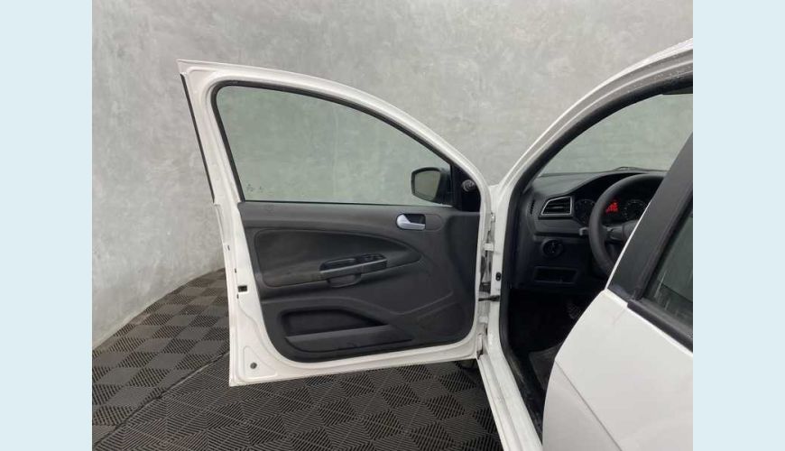 VOLKSWAGEN GOL 1.0 12V FLEX - BRANCO - 2019 Foto 9 (Grande)