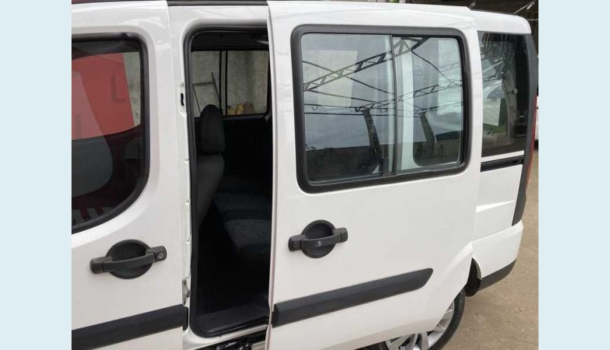 FIAT DOBLO ESSENCE 1.8 16V FLEX - BRANCO - 2020 Foto 9 (Grande)