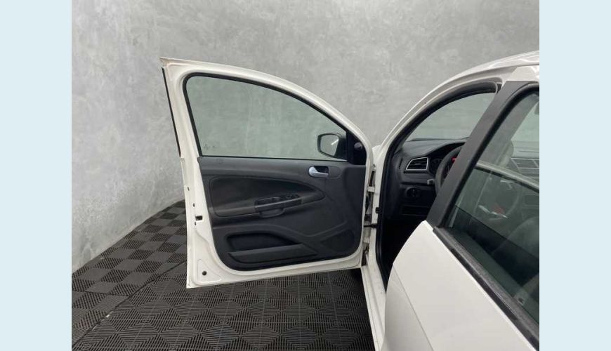 VOLKSWAGEN GOL 1.0 12V FLEX - BRANCO - 2019 Foto 9 (Grande)