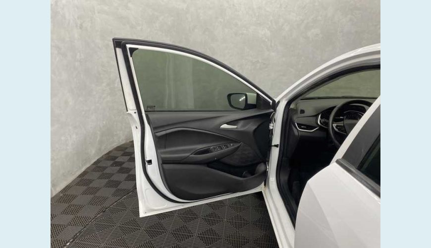 CHEVROLET ONIX PLUS 1.0 LTZ TURBO FLEX AUT. - BRANCO - 2022 Foto 9 (Grande)