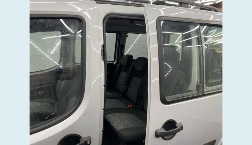 FIAT DOBLO ESSENCE 1.8 16V FLEX - PRATA - 2021 Foto 9 (Grande)