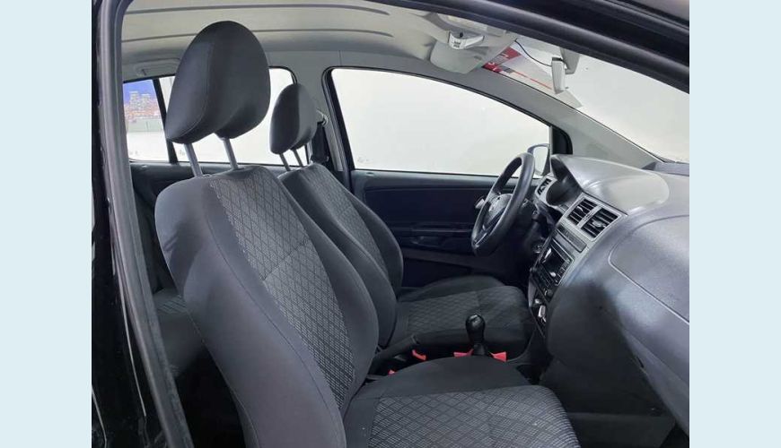VOLKSWAGEN FOX 1.0 MPI TRENDLINE FLEX - PRETO - 2017 Foto 9 (Grande)